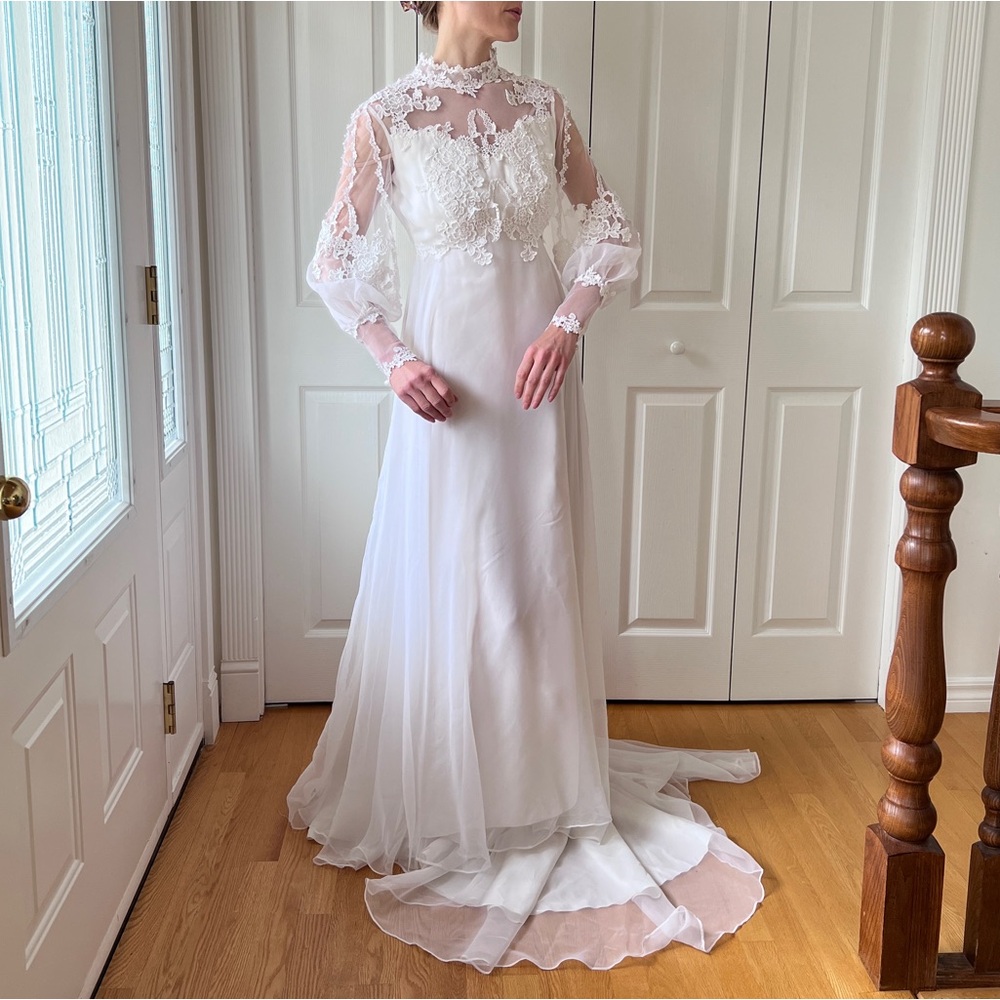 SOLD — 1960-70’s Dance Originals by Fred Perlberg Wedding Gown - Picture 4 of 11
